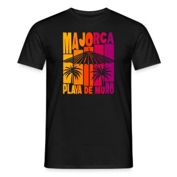 Mallorca Playa De Muro - Männer T-Shirt - Schwarz - Vorne - AI Model Male 178 light (178cm)