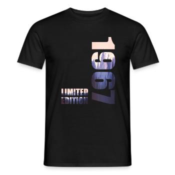 1967. Limited Edition T-Shirt Geburtstags Idee - Männer T-Shirt - Schwarz - Vorne - AI Model Male 178 light (178cm)