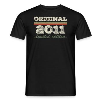 Legende seit 2011 Geboren 2011 Geburtstag 2011 - Männer T-Shirt - Schwarz - Vorne - AI Model Male 178 light (178cm)