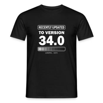 recently updated to version 34 - Gamer Geburtstag - Männer T-Shirt - Schwarz - Vorne - AI Model Male 178 light (178cm)