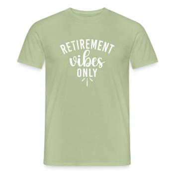 Retirement Gifts - Männer T-Shirt - Sage - Vorne - AI Model Male 178 light (178cm)