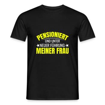 RuIm Ruhestand Frau Ist Chef Rentner Pensionist - Männer T-Shirt - Schwarz - Vorne - AI Model Male 178 light (178cm)