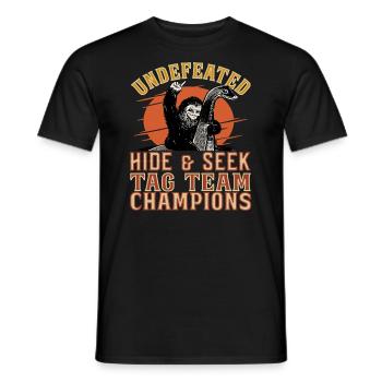 Undefeated Hide and Seek Champions Nessie Bigfoot - Männer T-Shirt - Schwarz - Vorne - AI Model Male 178 light (178cm)