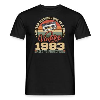Jahrgang 1983 Retro Geburtstagsgeschenk 1983 - Männer T-Shirt - Schwarz - Vorne - AI Model Male 178 light (178cm)