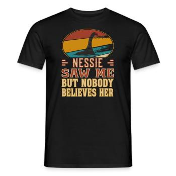 Nessie saw me but Nobody believes her - Männer T-Shirt - Schwarz - Vorne - AI Model Male 178 light (178cm)
