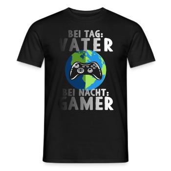 Am Tag Vater Bei Nacht Zocker Gaming Vatertag - Männer T-Shirt - Schwarz - Vorne - AI Model Male 178 light (178cm)