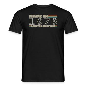 Jahrgang 1976 Jahrgang 1976 Geburtstagsgeschenk Jahrgang 1976 - Männer T-Shirt - Schwarz - Vorne - AI Model Male 178 light (178cm)