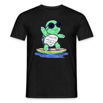 Kawaii Schildkröte auf Surfbrett mit Sonnenbrille - Männer T-Shirt - Schwarz - Vorne - AI Model Male 178 light (178cm)