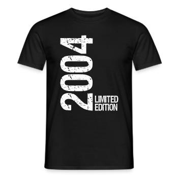 2004 Limited Edition - Männer T-Shirt - Schwarz - Vorne - AI Model Male 178 light (178cm)