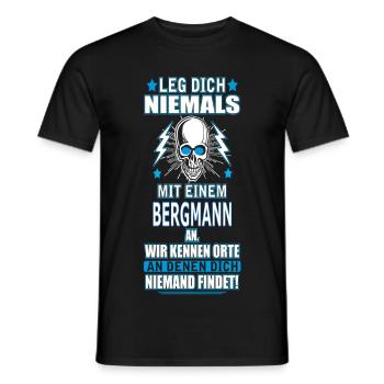 BERGMANN - Männer T-Shirt - Schwarz - Vorne - AI Model Male 178 light (178cm)