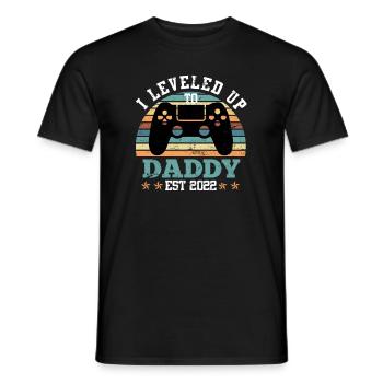 Vintage Papa 2022 Saying Leveled up to Daddy - Men's T-Shirt - black - Front - AI Model Male 178 light (178cm)
