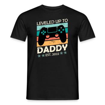 Leveld up to Daddy 2022 Papa 2022 werdender Vater - Männer T-Shirt - Schwarz - Vorne - AI Model Male 178 light (178cm)