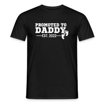 Befördert Zum Daddy Zum 2022 Neuen Vater, Der - Männer T-Shirt - Schwarz - Vorne - AI Model Male 178 light (178cm)