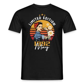 Légendaire depuis mai 1992 - mai 1992 Anniversaire 1992 - T-shirt homme - noir - Devant - AI Model Male 178 light (178cm)