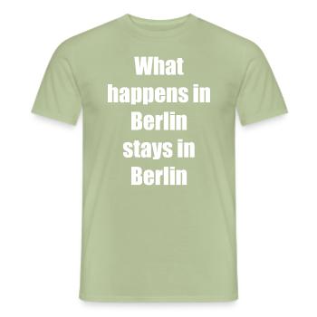Ce qui se passe à Berlin reste à Berlin - T-shirt homme - vert sauge - Devant - AI Model Male 178 light (178cm)