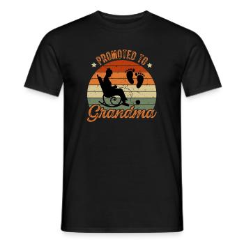 Promoted to Grandma - Befördert zur Oma - Männer T-Shirt - Schwarz - Vorne - AI Model Male 178 light (178cm)