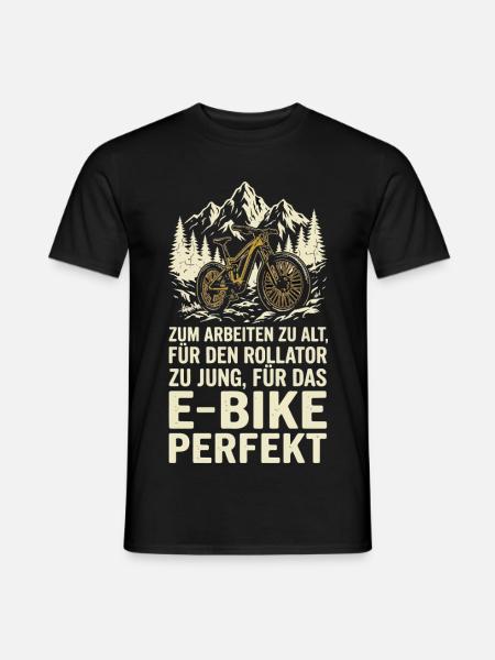 E-Bike Perfekt Waldabenteuer Humor - Männer T-Shirt - Schwarz