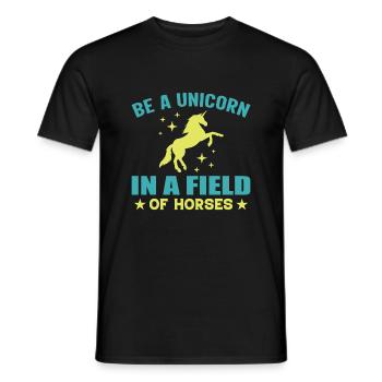 Sei Ein Einhorn Auf Einem Gebiet Der Pferde - Männer T-Shirt - Schwarz - Vorne - AI Model Male 178 light (178cm)