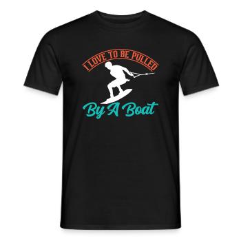 Ich Liebe Es Von Einem Boot Gezogen Zu Werden - Männer T-Shirt - Schwarz - Vorne - AI Model Male 178 light (178cm)