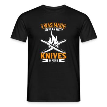 Ich wurde gemacht, um mit Messern und Feuer zu spielen - Männer T-Shirt - Schwarz - Vorne - AI Model Male 178 light (178cm)