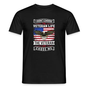 Ich habe mir nicht das Veteranenleben ausgesucht, das Veteranenleben - Männer T-Shirt - Schwarz - Vorne - AI Model Male 178 light (178cm)