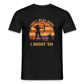 I Don't Wear Bows I Shoot Them Bogenschütze - Männer T-Shirt - Schwarz - Vorne - AI Model Male 178 light (178cm)