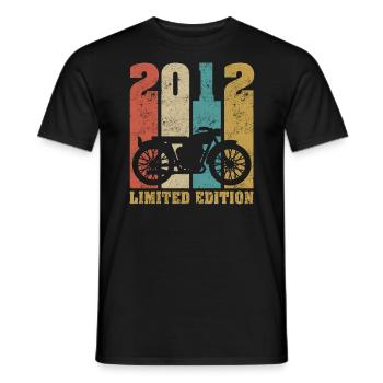 Vintage Moto 2012 Rétro Cadeau D'anniversaire - T-shirt homme - noir - Devant - AI Model Male 178 light (178cm)