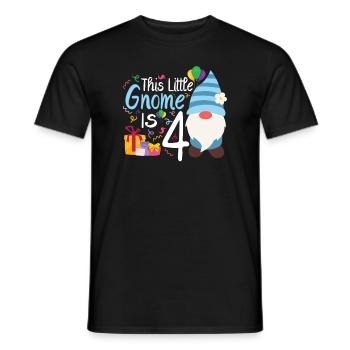This Little Gnome Is 4 Birthday Boy - Männer T-Shirt - Schwarz - Vorne - AI Model Male 178 light (178cm)