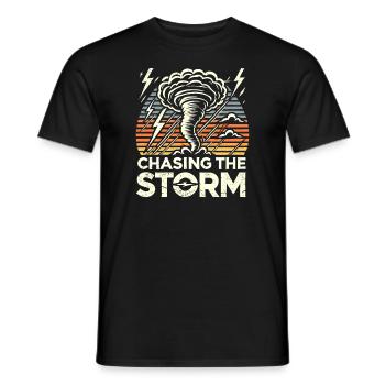 Erlebe Die Faszinierende Welt Des Tornadojagens - Männer T-Shirt - Schwarz - Vorne - AI Model Male 178 light (178cm)