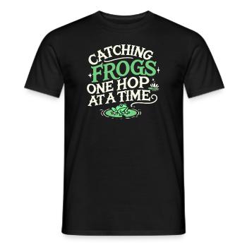 Amphibian frog hunter enthusiast, frog trapping - Men's T-Shirt - black - Front - AI Model Male 178 light (178cm)