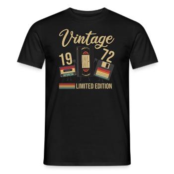 Diskette Videokassette 1972 Vintage Geburtstag - Männer T-Shirt - Schwarz - Vorne - AI Model Male 178 light (178cm)