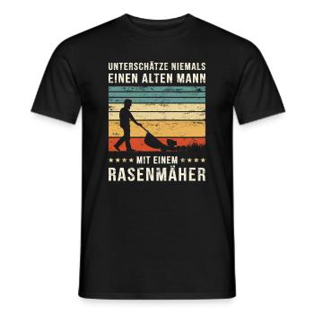UNTERSCHÄTZE NIEMALS EIN ALTEN MANN MIT RASENMÄHER - Männer T-Shirt - Schwarz - Vorne - AI Model Male 178 light (178cm)