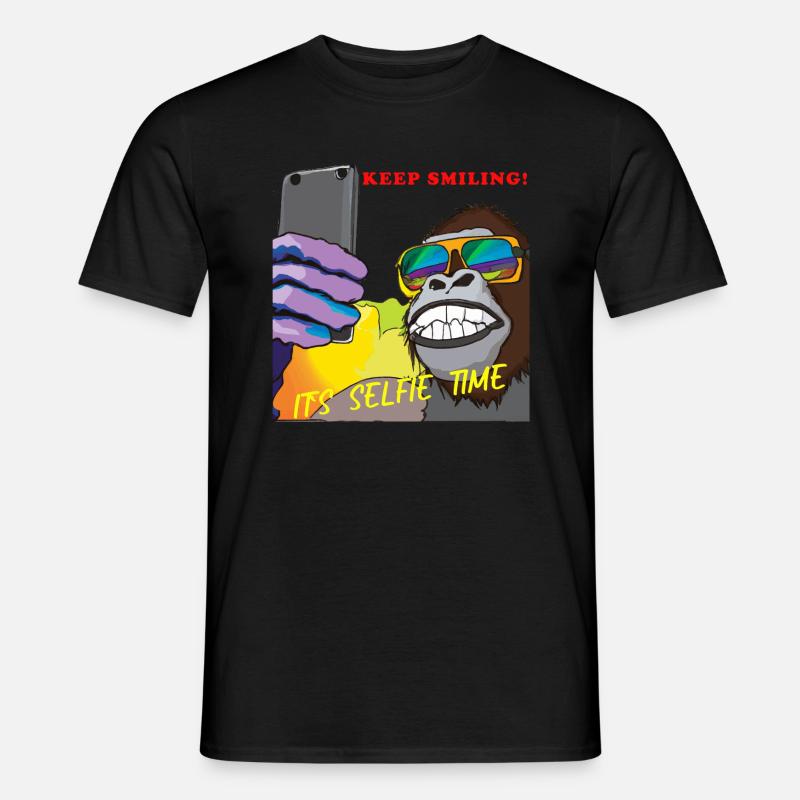 Funny gorilla makes selfie gift - Men’s T-shirt - black