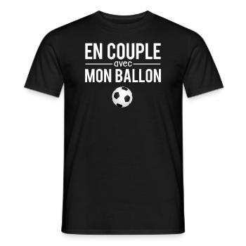 En Couple Avec Mon Ballon Blague Foot Humour - T-shirt homme - noir - Devant - AI Model Male 178 light (178cm)