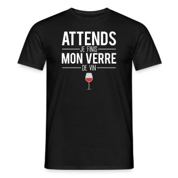Attends je finis mon verre de vin vigne vigneron - T-shirt homme - noir - Devant - AI Model Male 178 light (178cm)