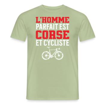 L'Homme Parfait Est Corse Cycliste - T-shirt homme - vert sauge - Devant - AI Model Male 178 light (178cm)