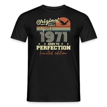 Cadeau Avril 1971 | 54ème Anniversaire Avril 1971 - T-shirt homme - noir - Devant - AI Model Male 178 light (178cm)