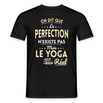 La Perfection n'existe pas le Yoga est bien Réel - T-shirt homme - noir - Devant - AI Model Male 178 light (178cm)