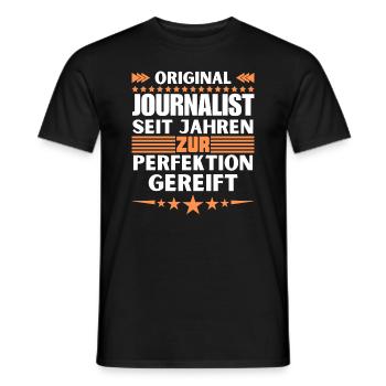 Journalist matured to perfection - Men's T-Shirt - black - Front - AI Model Male 178 light (178cm)