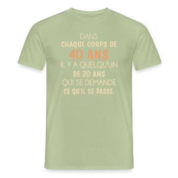 40 ans anniversaire - T-shirt homme - vert sauge - Devant - AI Model Male 178 light (178cm)