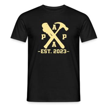 Papa Est. 2023 Für Heimwerker - Männer T-Shirt - Schwarz - Vorne - AI Model Male 178 light (178cm)