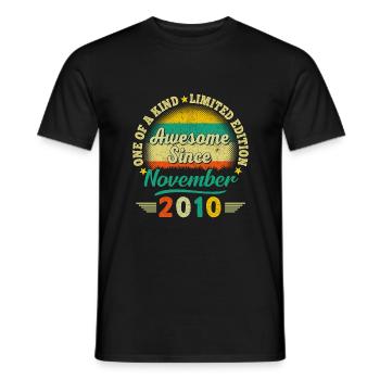 12 Jahre altes Geschenk November 2010 12. Geburtstag - Männer T-Shirt - Schwarz - Vorne - AI Model Male 178 light (178cm)