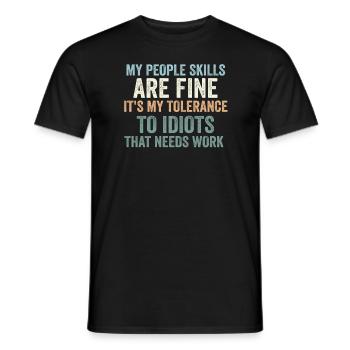 Meine sozialen Fähigkeiten sind in Ordnung - Männer T-Shirt - Schwarz - Vorne - AI Model Male 178 light (178cm)
