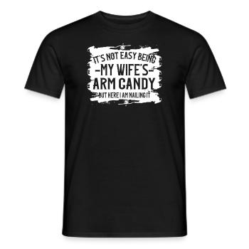 Ce n’est pas facile d’être le bonbon du bras de ma femme - T-shirt homme - noir - Devant - AI Model Male 178 light (178cm)