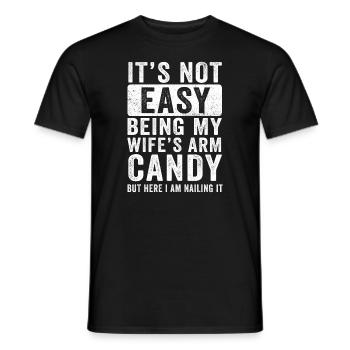 Ce n’est pas facile d’être le bonbon du bras de ma femme - T-shirt homme - noir - Devant - AI Model Male 178 light (178cm)