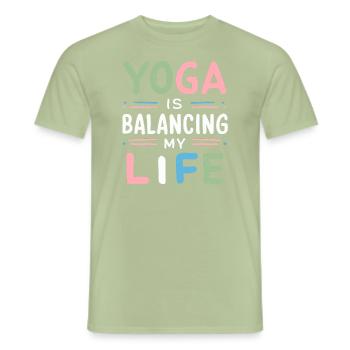 Le yoga équilibre ma vie - T-shirt homme - vert sauge - Devant - AI Model Male 178 light (178cm)