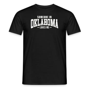 Jemand in Oklahoma liebt mich - Männer T-Shirt - Schwarz - Vorne - AI Model Male 178 light (178cm)