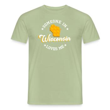 Quelqu’un dans le Wisconsin m’aime - T-shirt homme - vert sauge - Devant - AI Model Male 178 light (178cm)