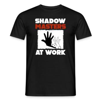 Maîtres de l’ombre au travail Marionnettes d’ombres - T-shirt homme - noir - Devant - AI Model Male 178 light (178cm)