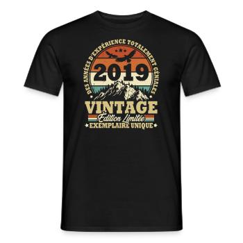 Vintage 2019 Anniversaire Cadeau Vintage Rétro - T-shirt homme - noir - Devant - AI Model Male 178 light (178cm)